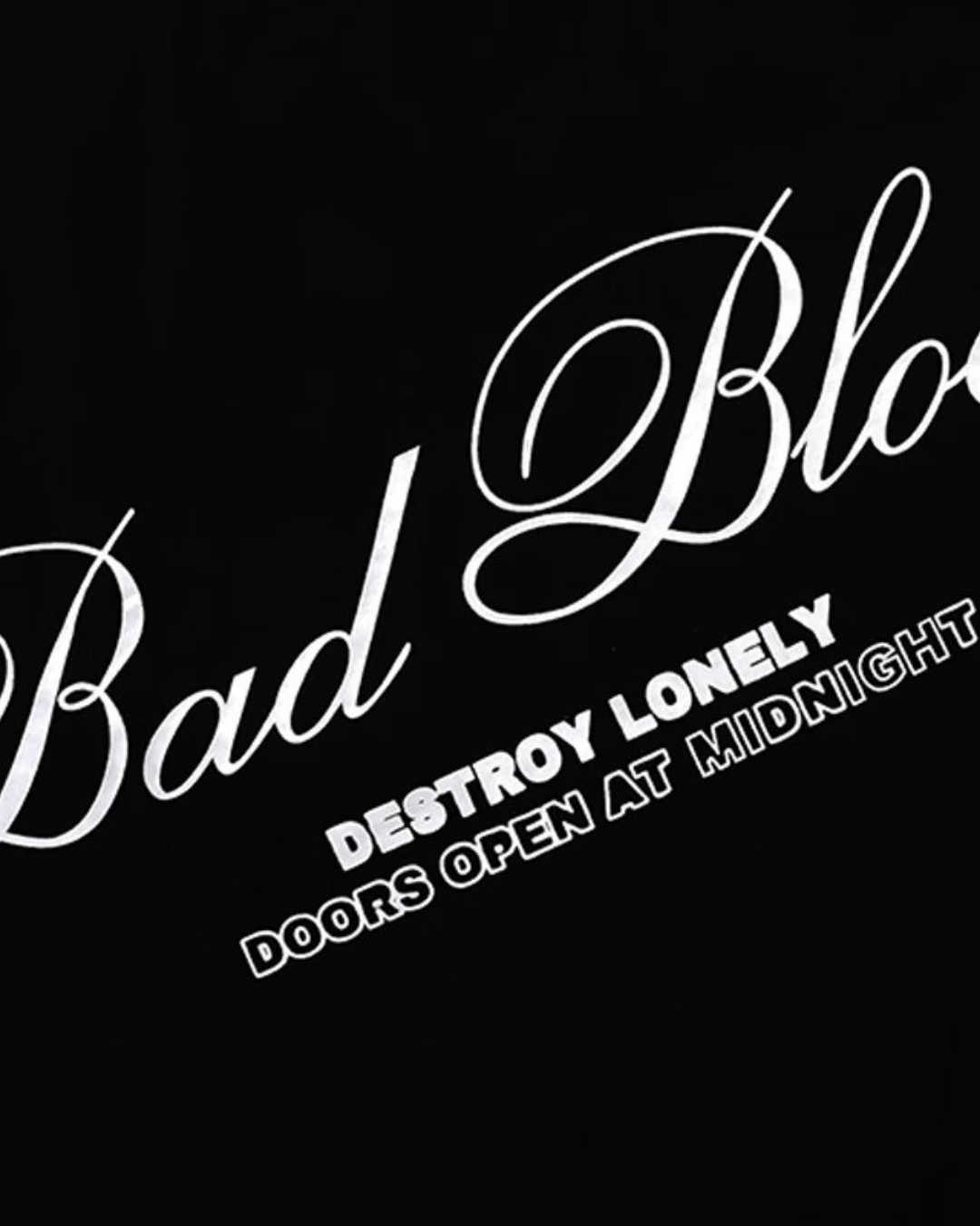 Badblood エンブロイダリーラウンドネックTシャツ